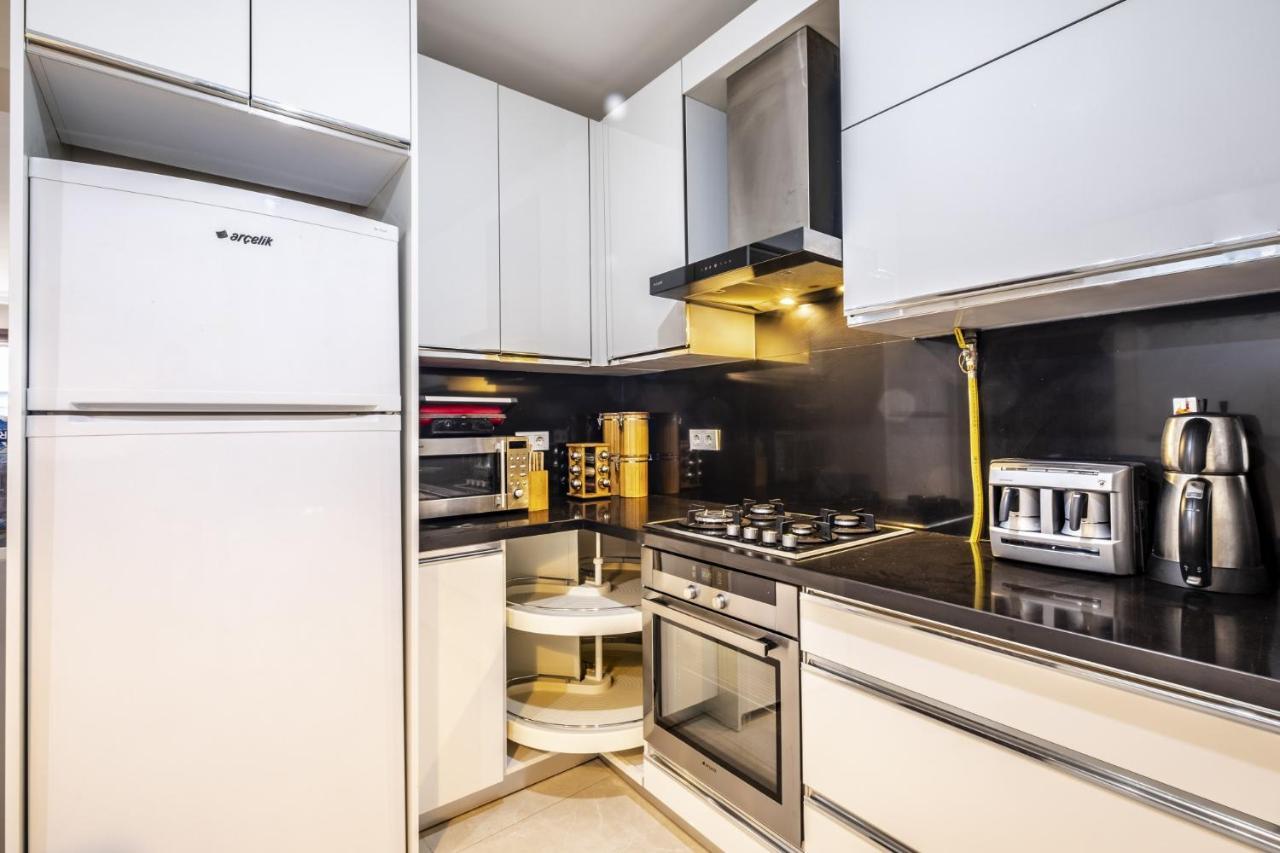 Flat With Sea View Near Uskudar Ferry Station Apartamento Estambul Exterior foto
