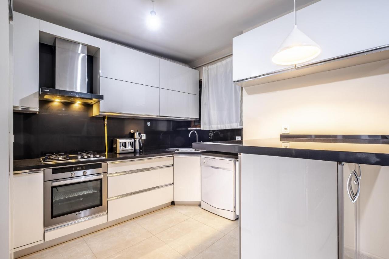 Flat With Sea View Near Uskudar Ferry Station Apartamento Estambul Exterior foto